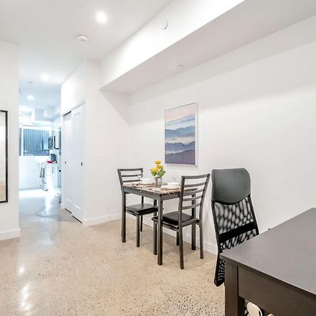 Spacious 2Br Apartment - Regent Park Near Downtown โตรอนโต ภายนอก รูปภาพ