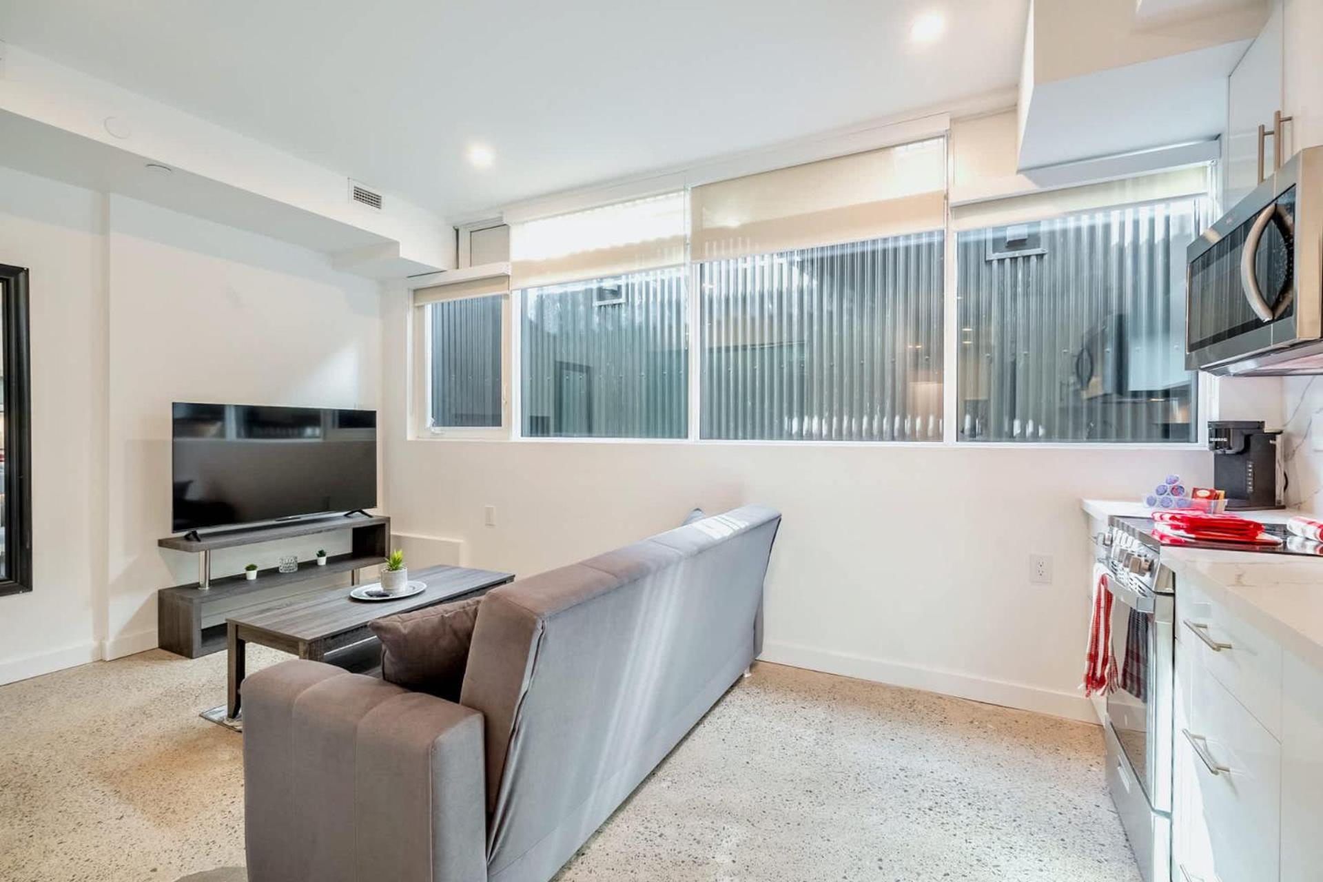 Spacious 2Br Apartment - Regent Park Near Downtown โตรอนโต ภายนอก รูปภาพ