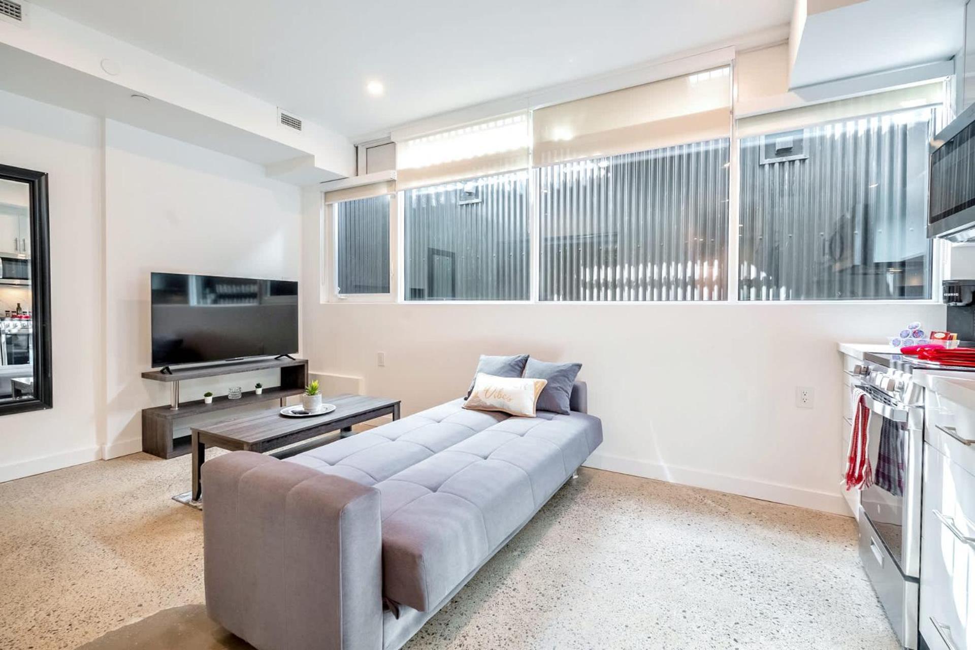 Spacious 2Br Apartment - Regent Park Near Downtown โตรอนโต ภายนอก รูปภาพ